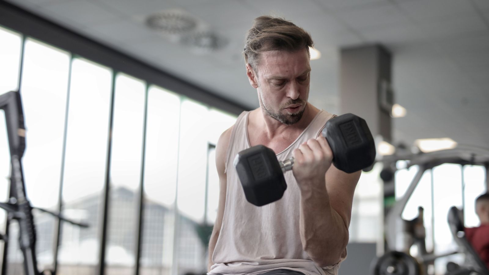 People who lift weights may live longer: New study