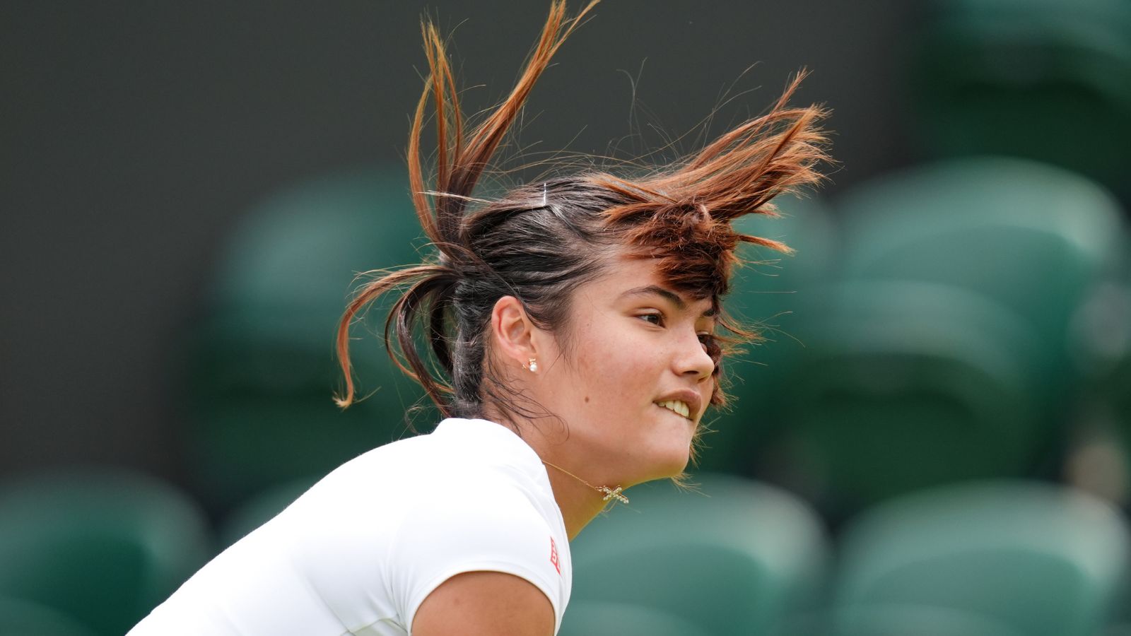 Emma Raducanu withdraws from Wimbledon due to stress fracture