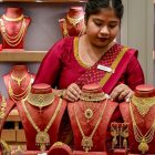 Gold declines ₹1,300 to ₹1.44 lakh/10g in Delhi