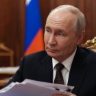 1 killed in attack on crimea as putin, zelenskyy hold separate trump calls