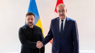 Zelenskyy joins G7 as leaders push for Ukraine peace efforts