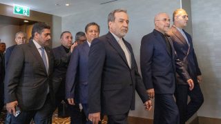 US, Iranian negotiators enter 2nd day of talks after rough start