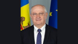 Moldova PM Alexandru Munteanu resigns, triggering government's resignation