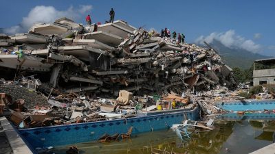 Venezuelan medics fear infections from quake injuries as search for untold dead continues