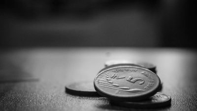 Oil price surge could increase rupee volatility, RBI cautions