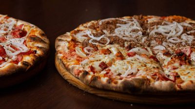 Homemade pizza recipe: Make a crispy, cheesy pizza from scratch