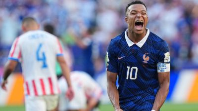 "One more goal for Mbappé—this time against racism"; Macron leads support amid World Cup row