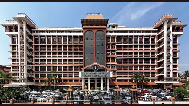 Kerala HC issues contempt notice to IAS officer over CBI sanction order